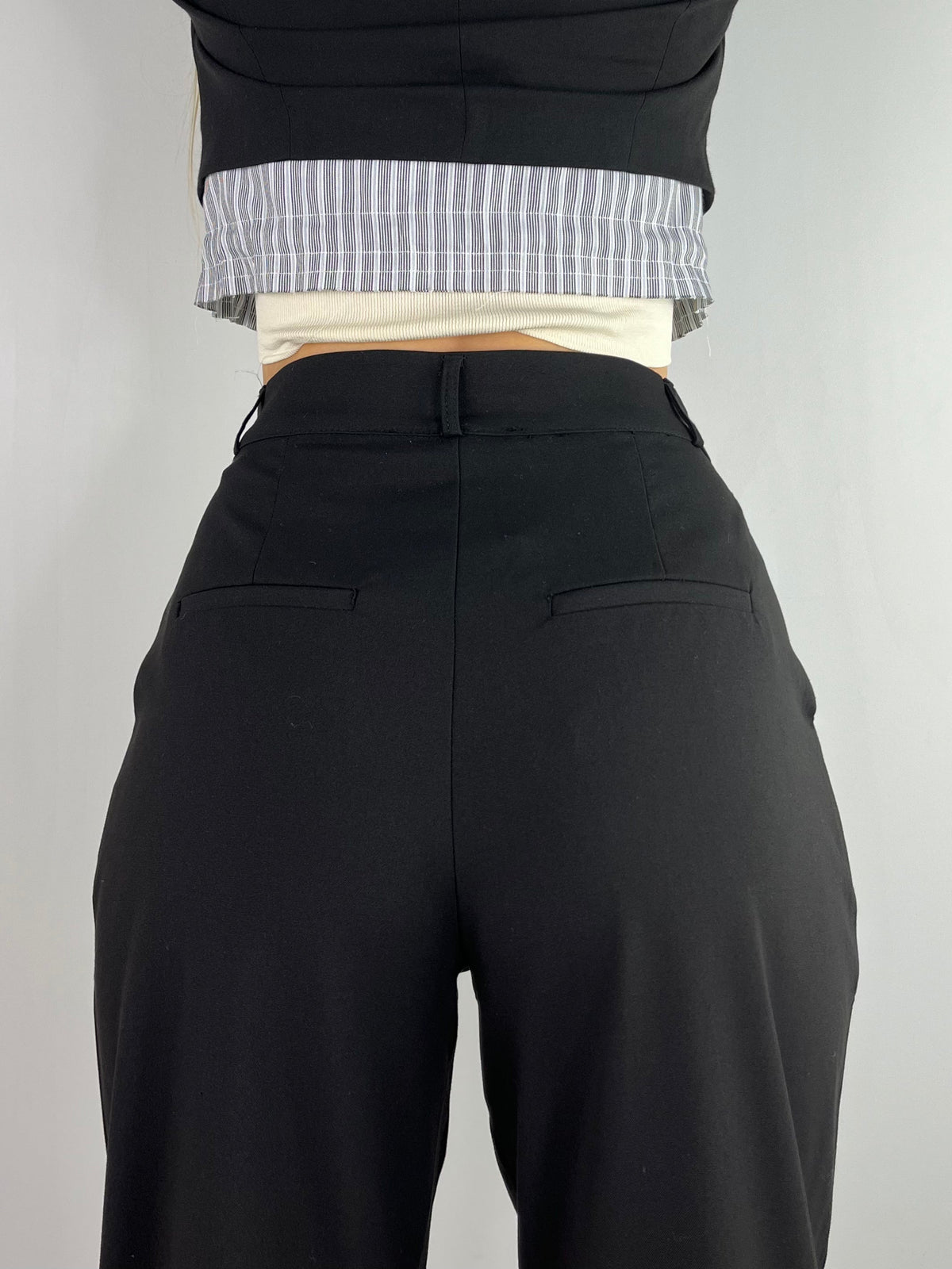Pantaloni neri