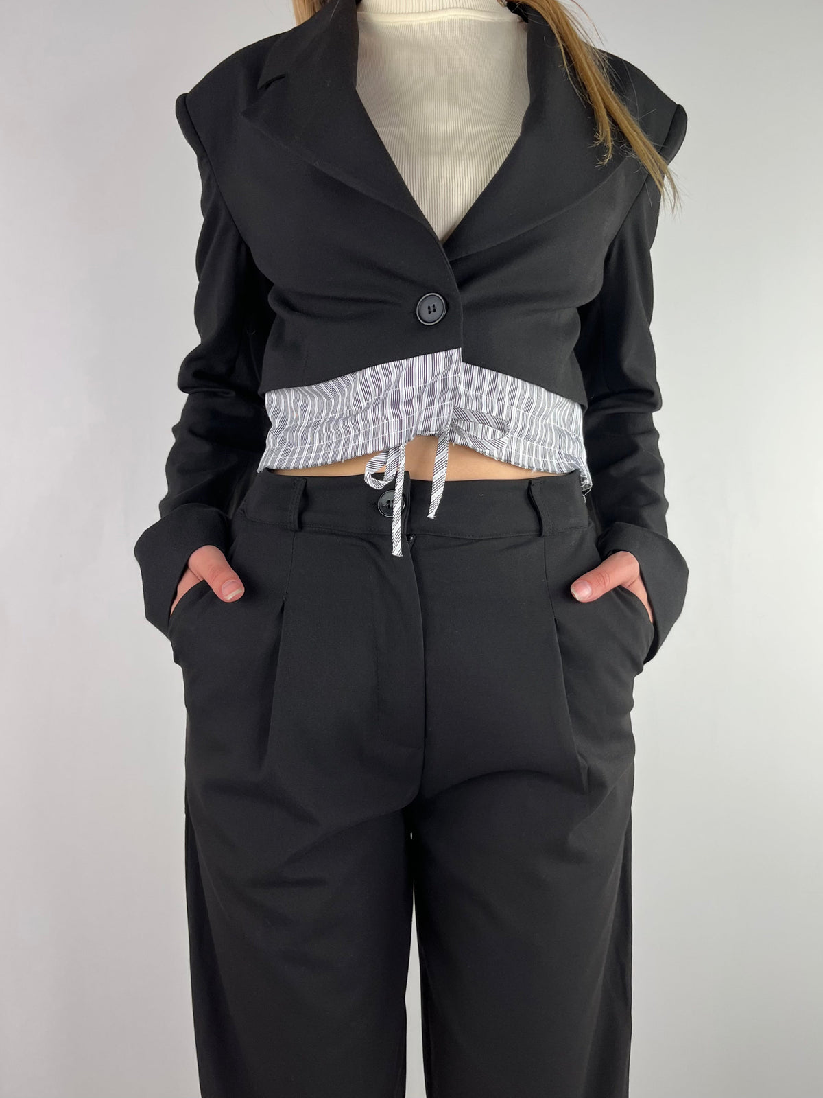 Pantaloni neri