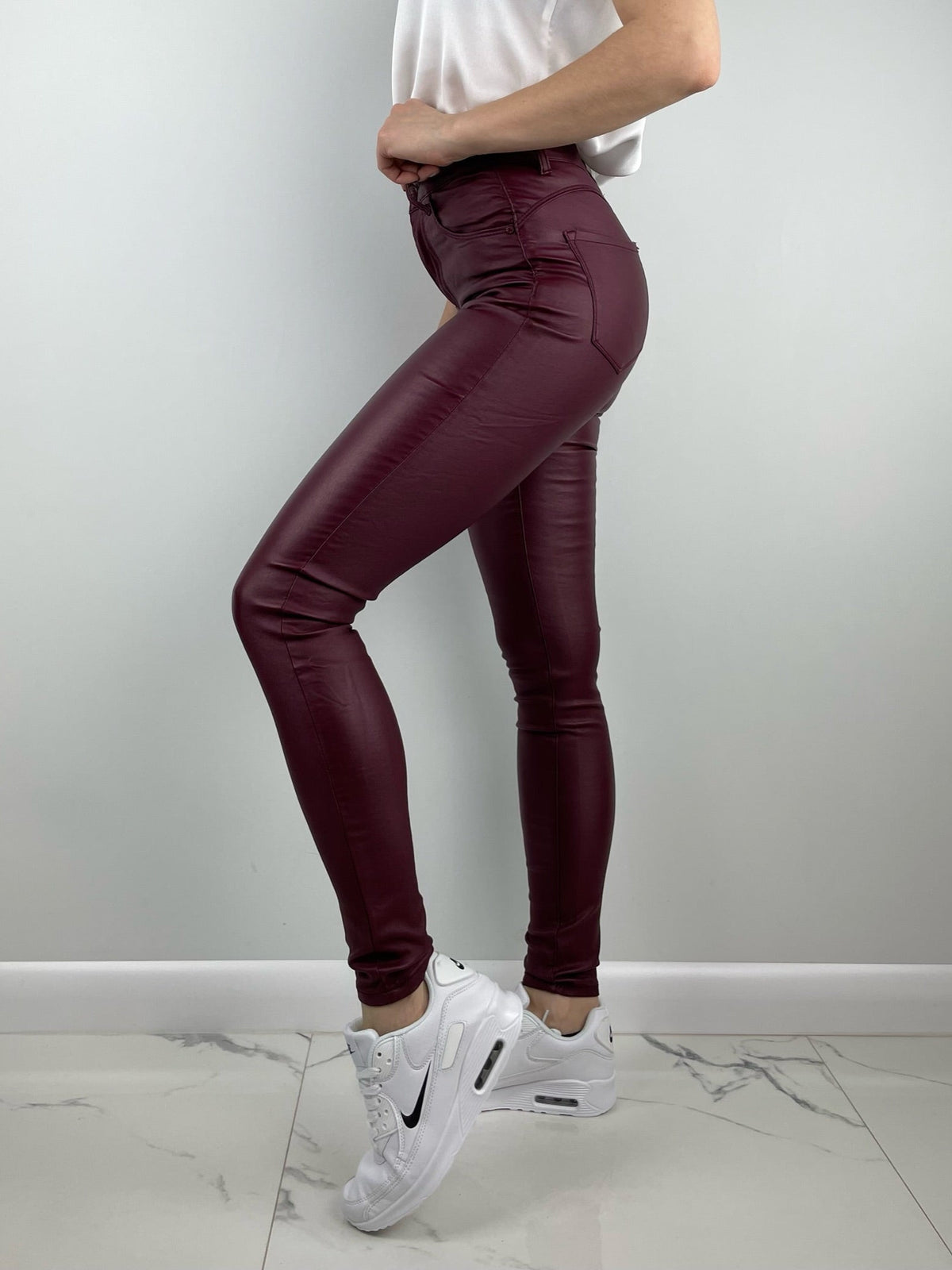 Jeans push-up imbottiti Trang bordeaux