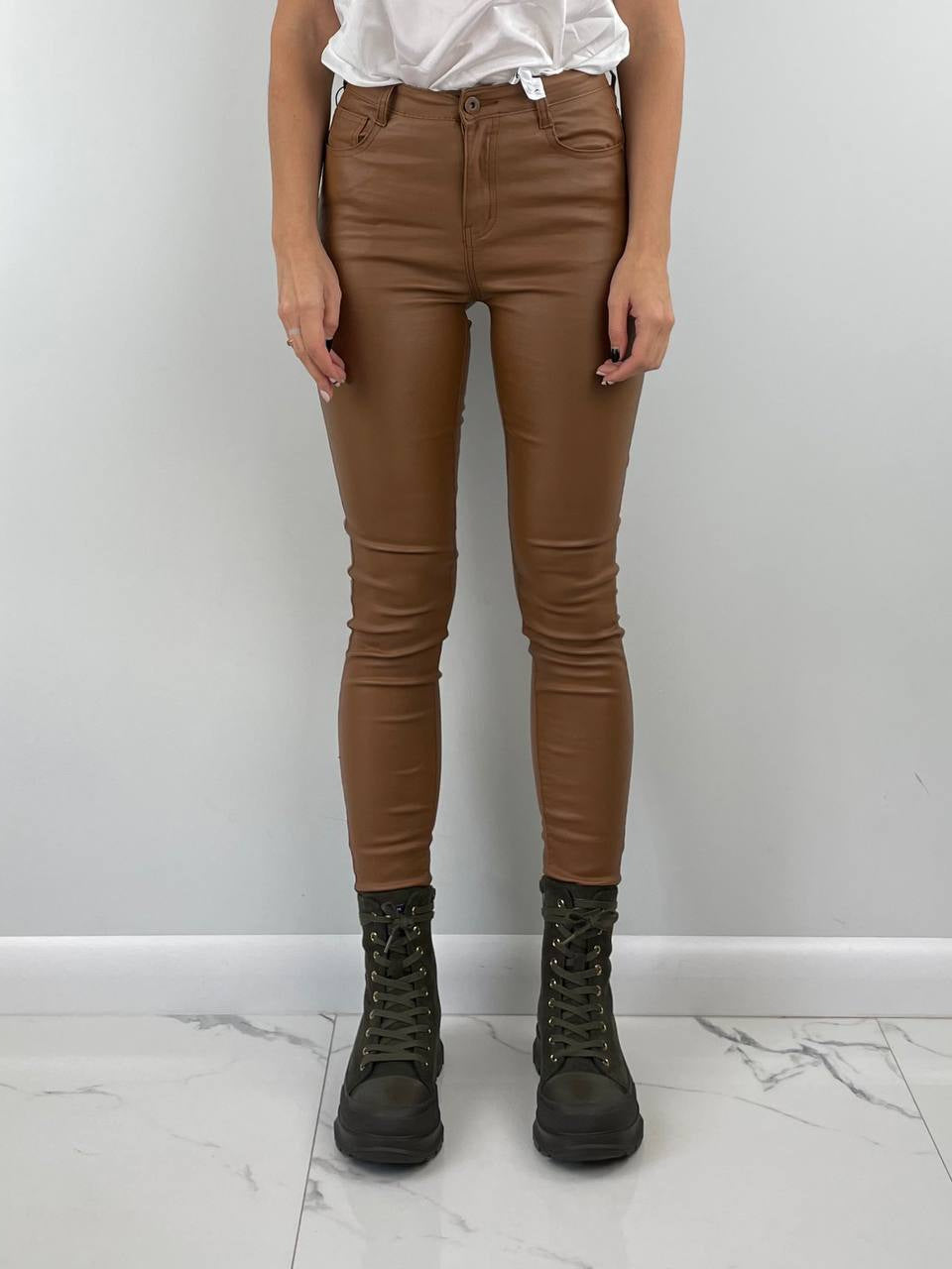 Pantaloni in ecopelle DAYSIE cammello