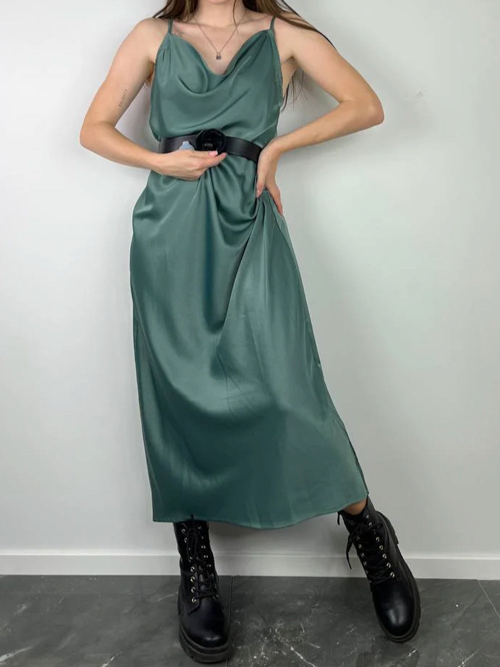 Abito in raso verde smeraldo