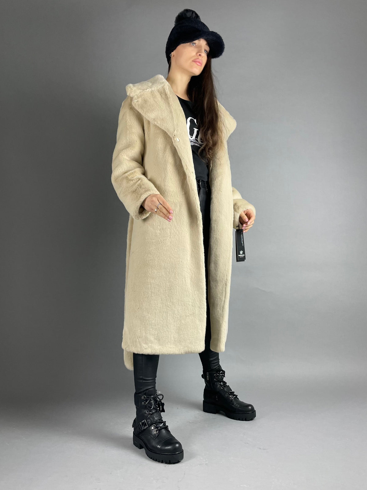 Manteau en fausse fourrure beige à ceinture
