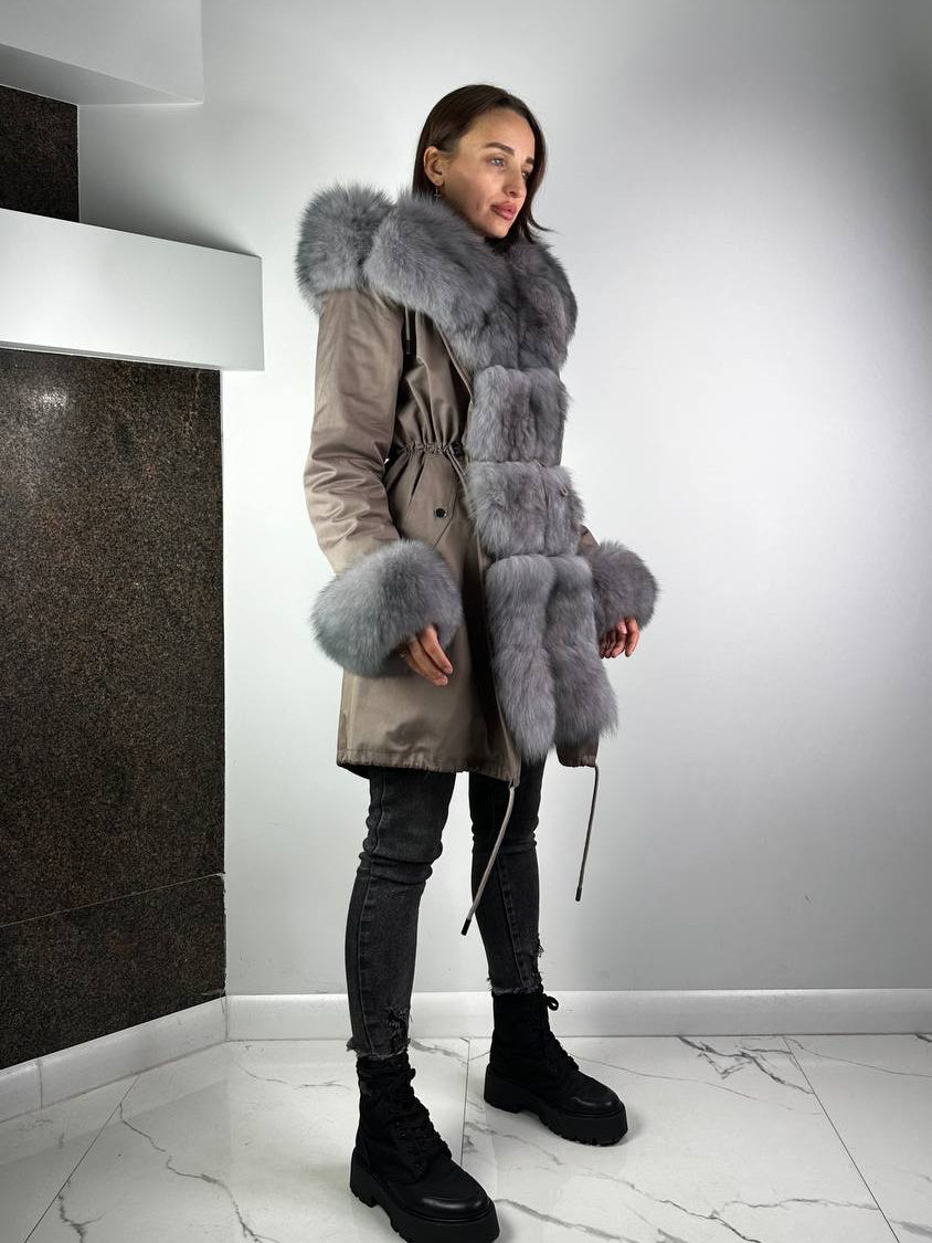 Parka Baltic Classic cappuccino com pelo cinzento, 95 cm