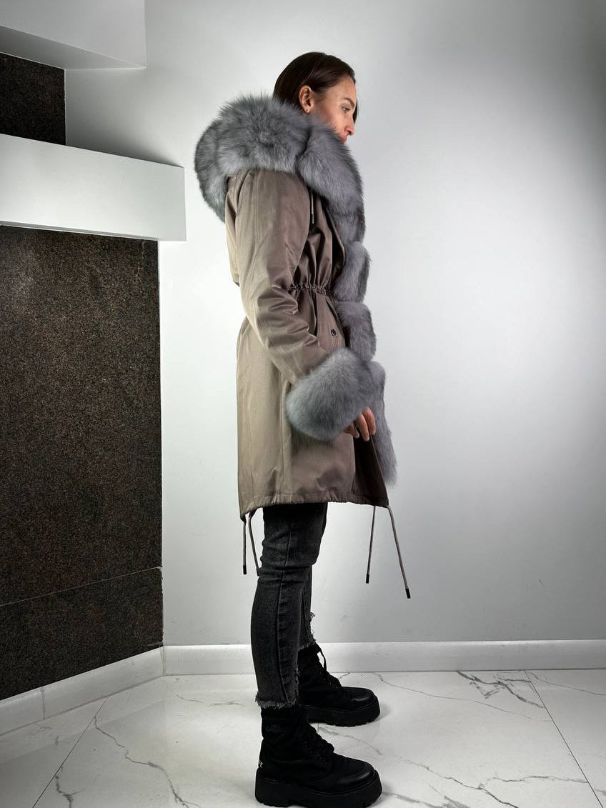 Parka Baltic Classic cappuccino com pelo cinzento, 95 cm
