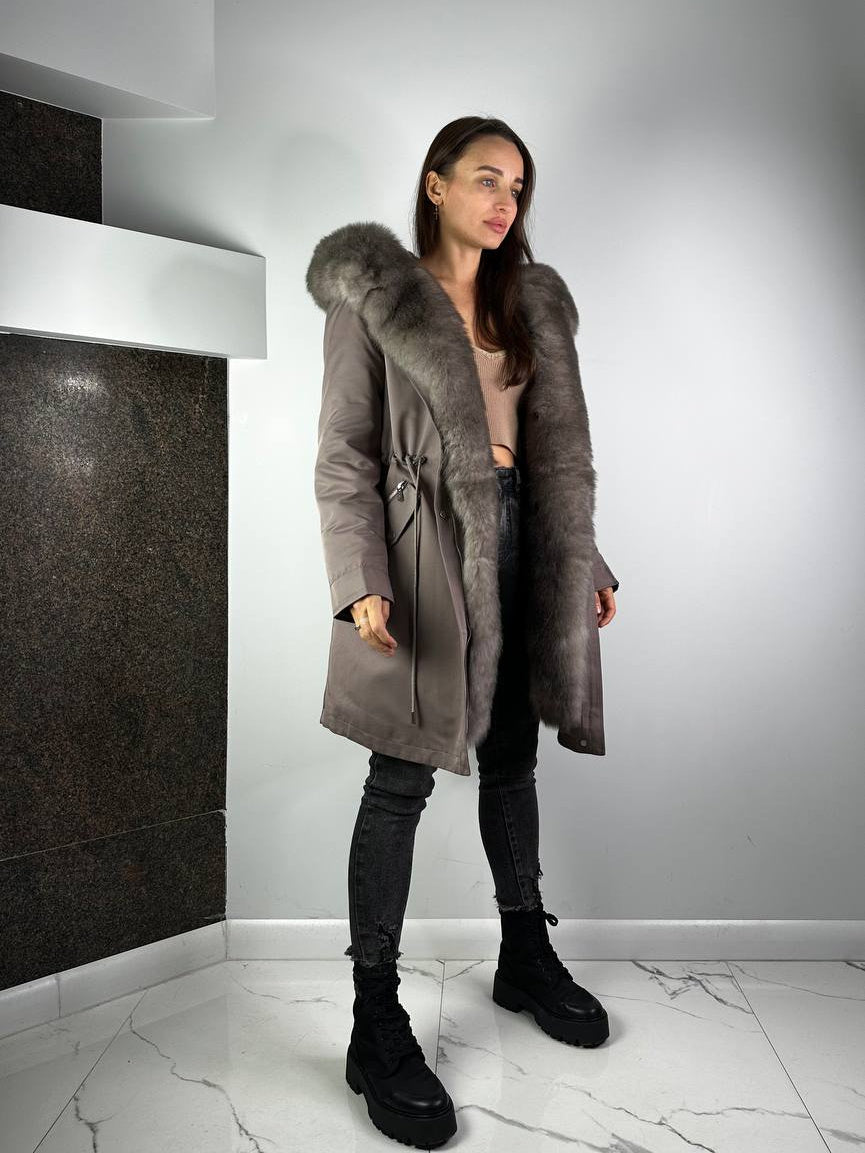 Parka Baltic XM kapučīno krāsas ar pelēku kažokādu, 90 cm