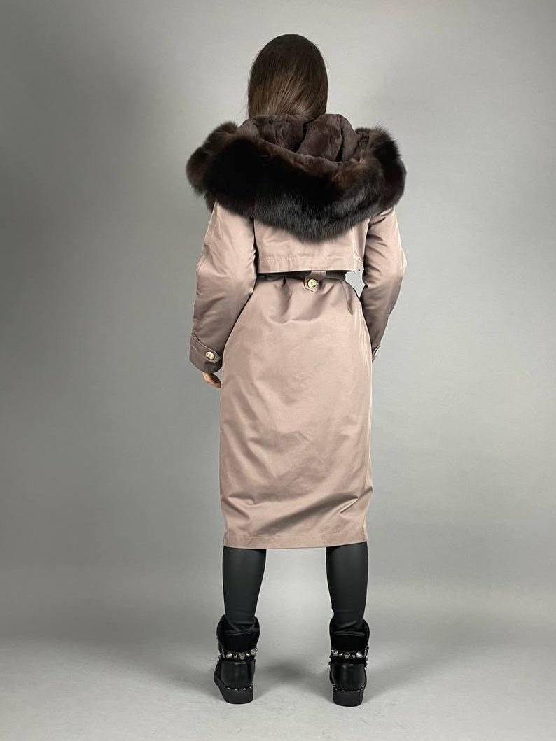Parka-gabardina Baltic capuchino con piel marrón, 110 cm