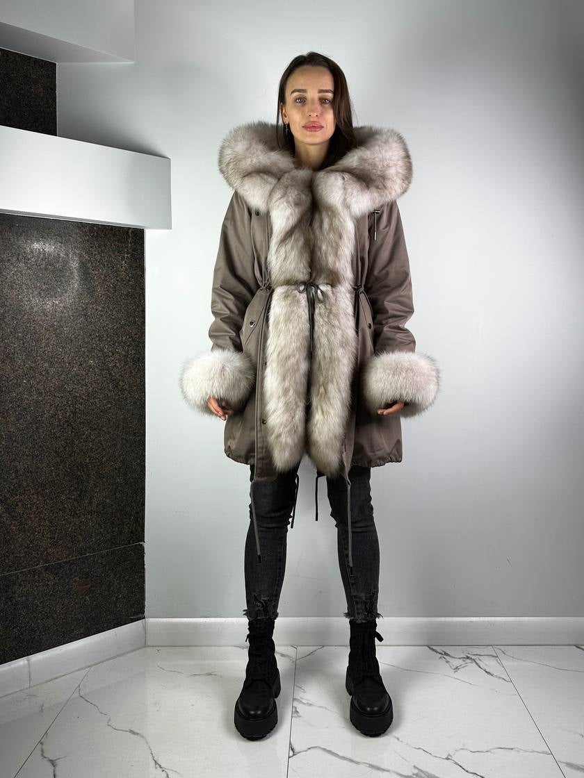 Parka Baltic Classic w kolorze cappuccino z beżowym futrem, 95 cm