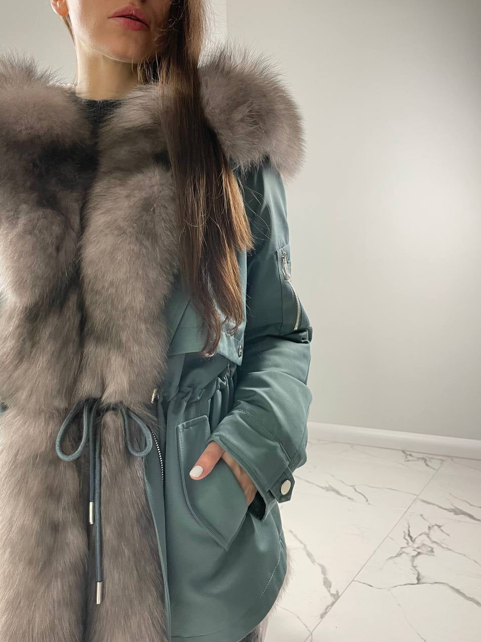 Parka Baltic XM blu oceano con pelliccia grigia, 70 cm