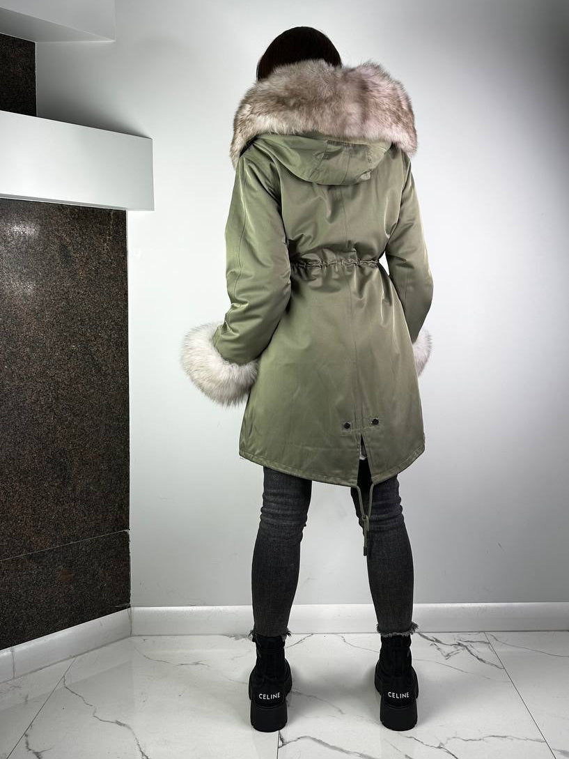 Parka Baltic Classic oliwkowa z czarno-białym futrem, 95 cm