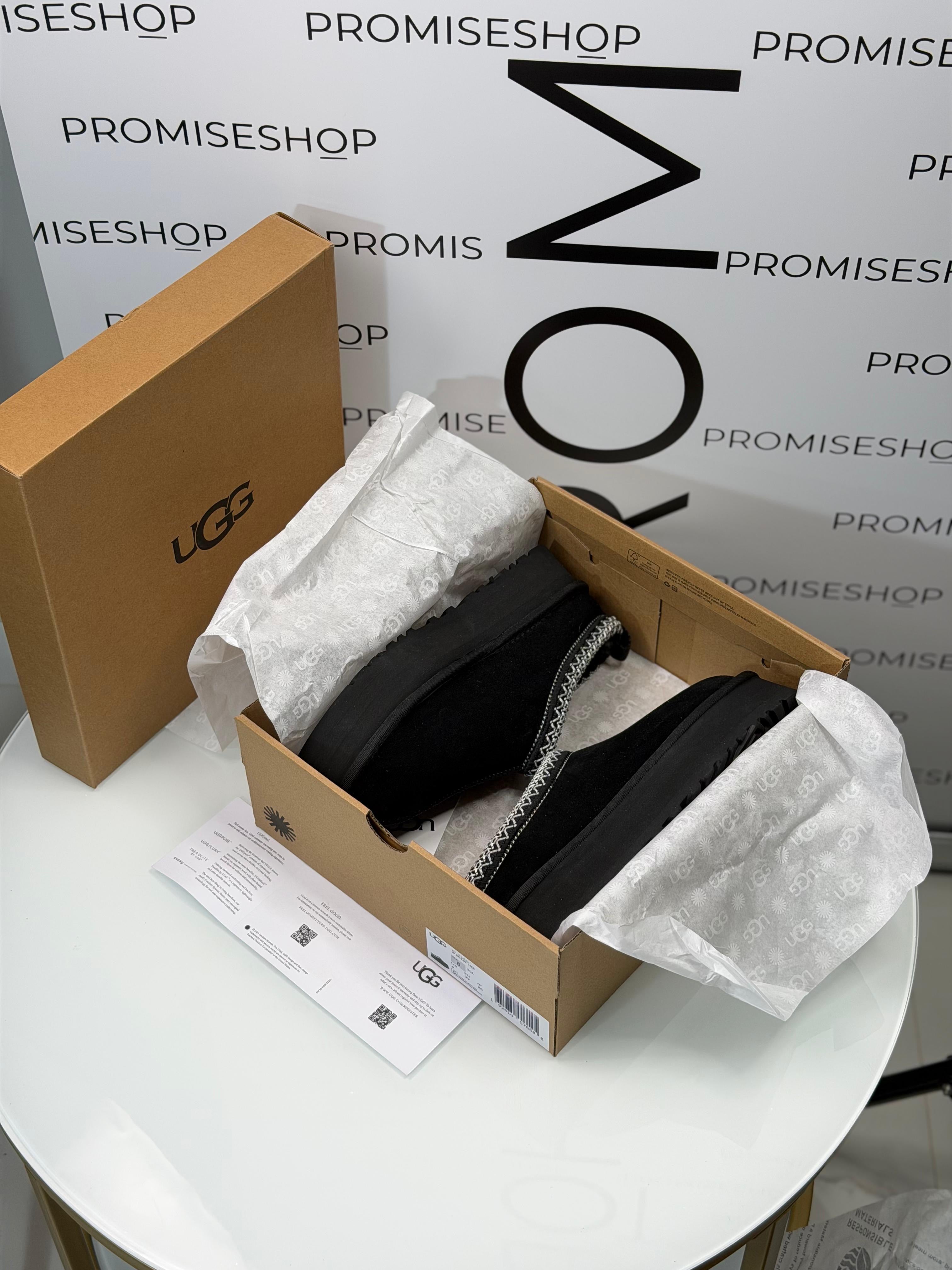 UGG Tazz Black slippers