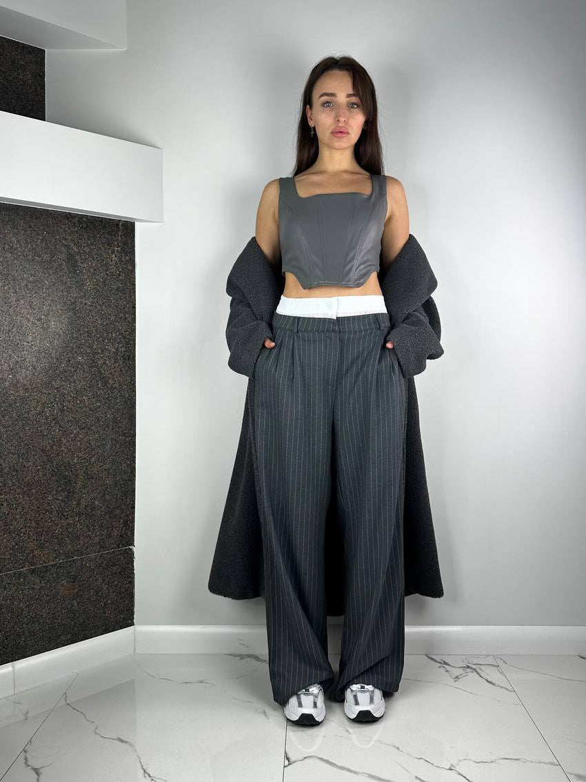 Pantalon palazzo gris à empiècements blancs