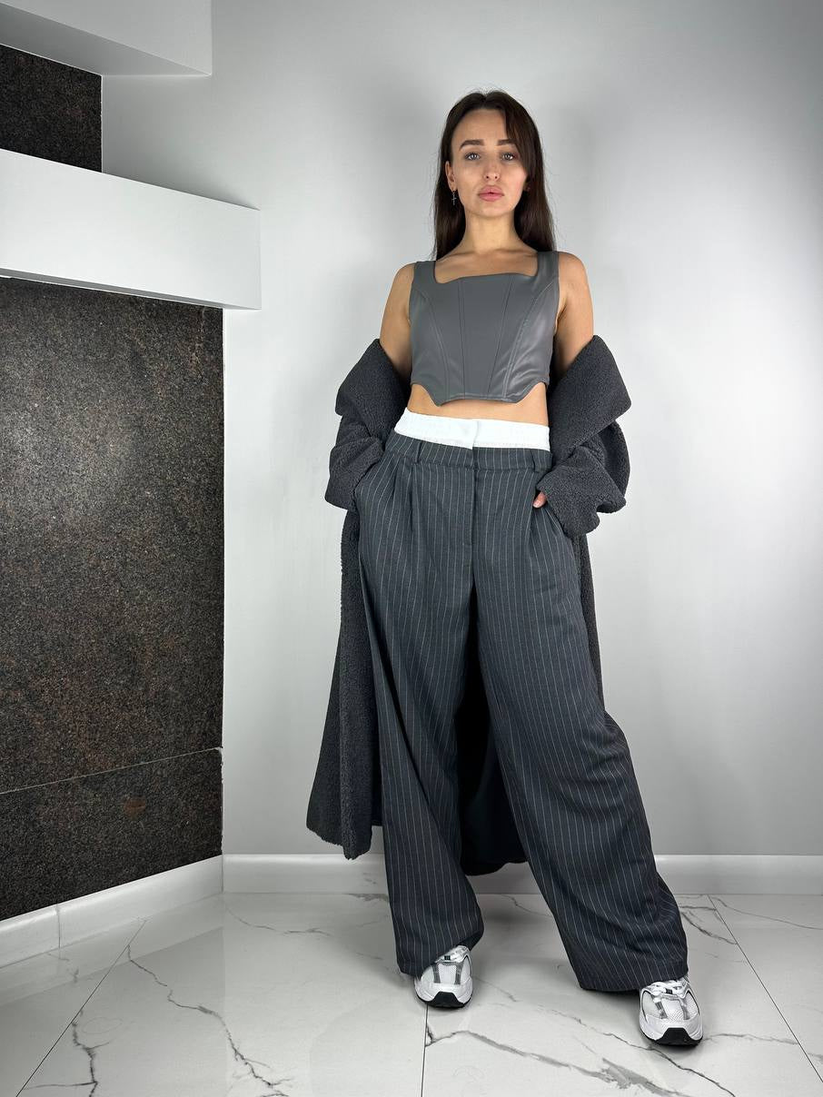 Pantalon palazzo gris à empiècements blancs