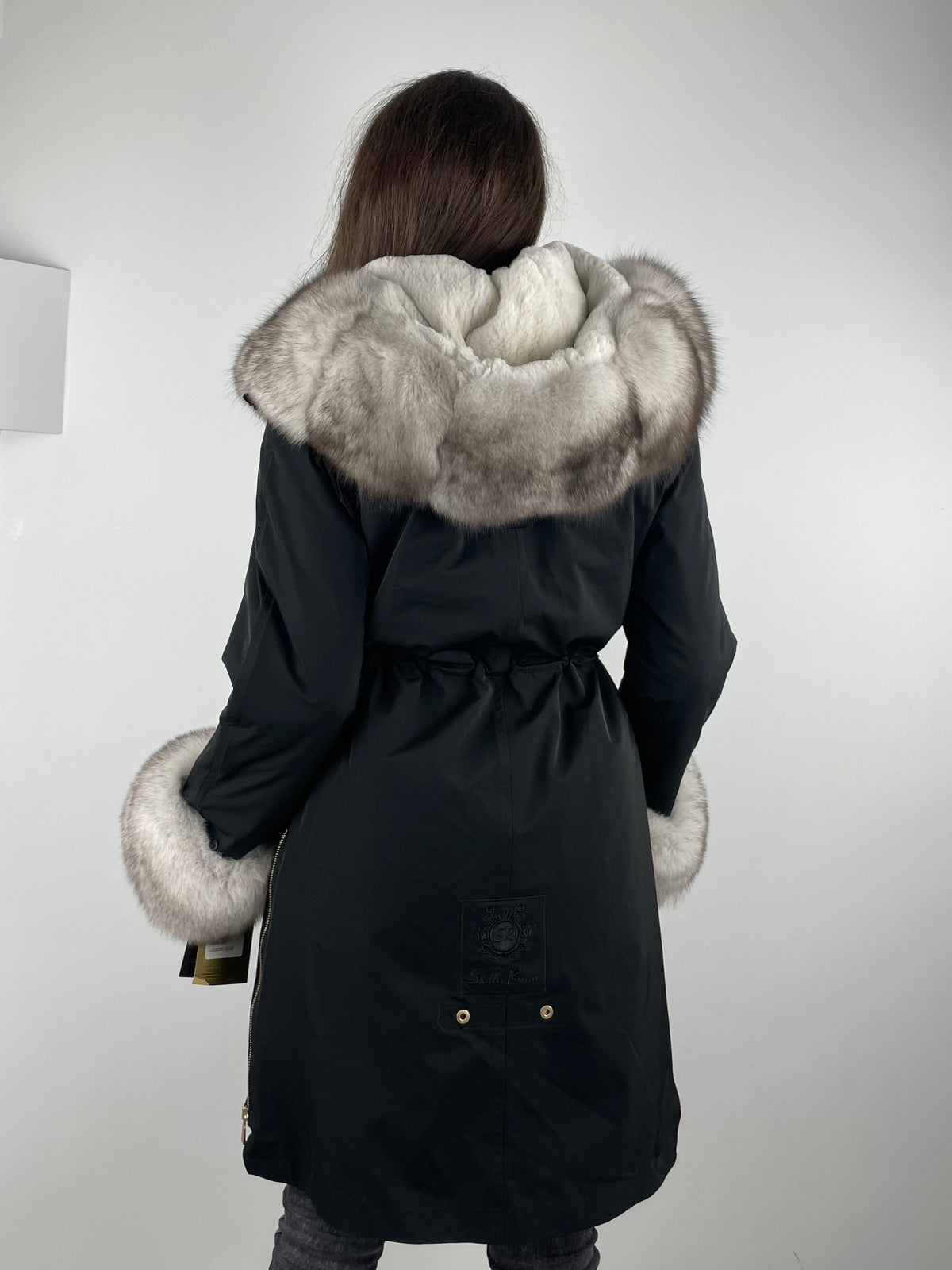Parka LUX preta com pelo branco, 95 cm