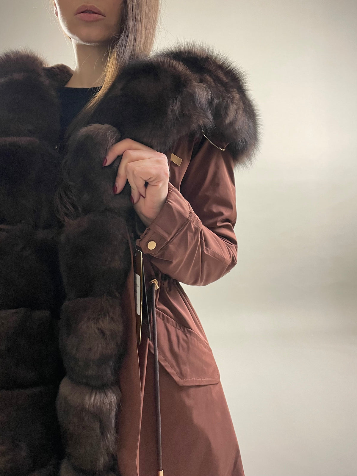 Parka LUX bronze com pelo castanho, 95 cm
