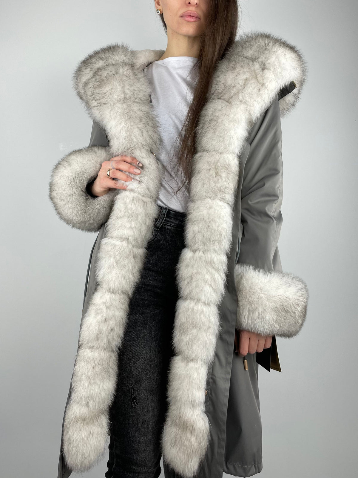 Parka LUX cinzento-escura com pelo branco, 103 cm
