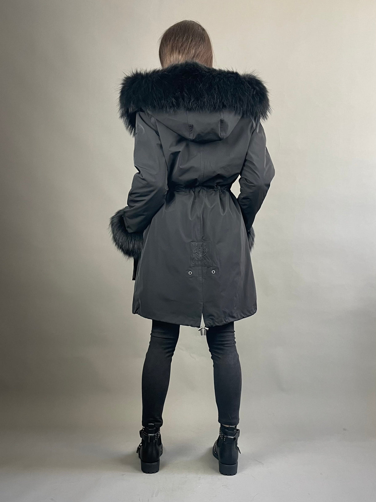 Parka LUX nero con pelliccia di procione, 95 cm, 4 tasche