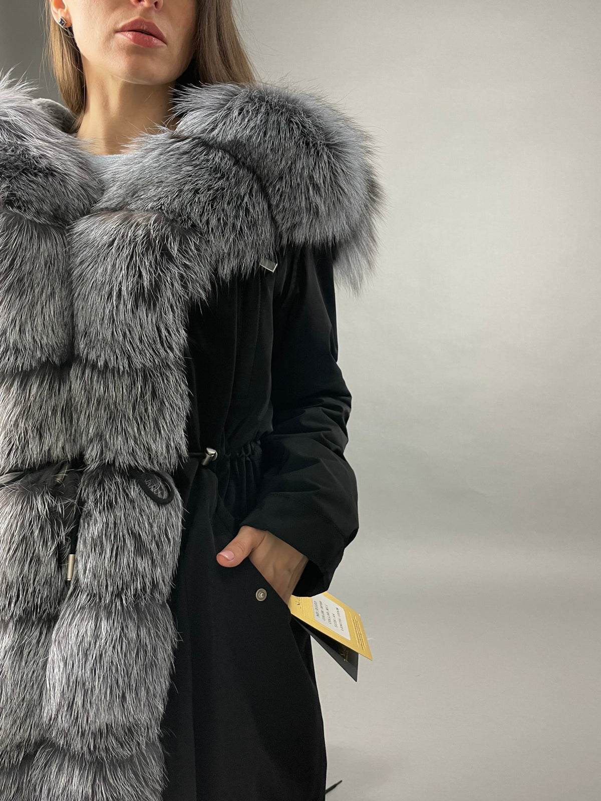Parka LUX noire à fourrure de renard argenté, 95 cm
