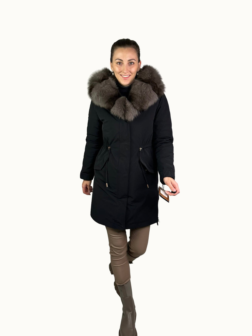 Parka LUX preta com pelo cinzento, 95 cm, fechos laterais