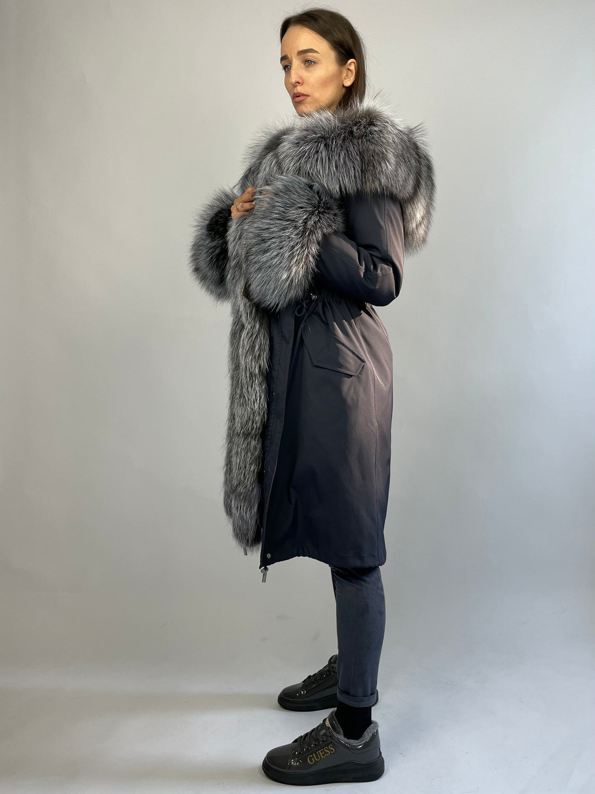 Parka LUX bleu foncé à fourrure de renard argenté, 103 cm
