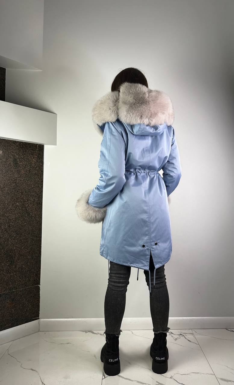 Parka Baltic Classic Gaiši zils ar Grey Artic kažokādu un oderi Rex truša kažokāda sievietēm 95 cm