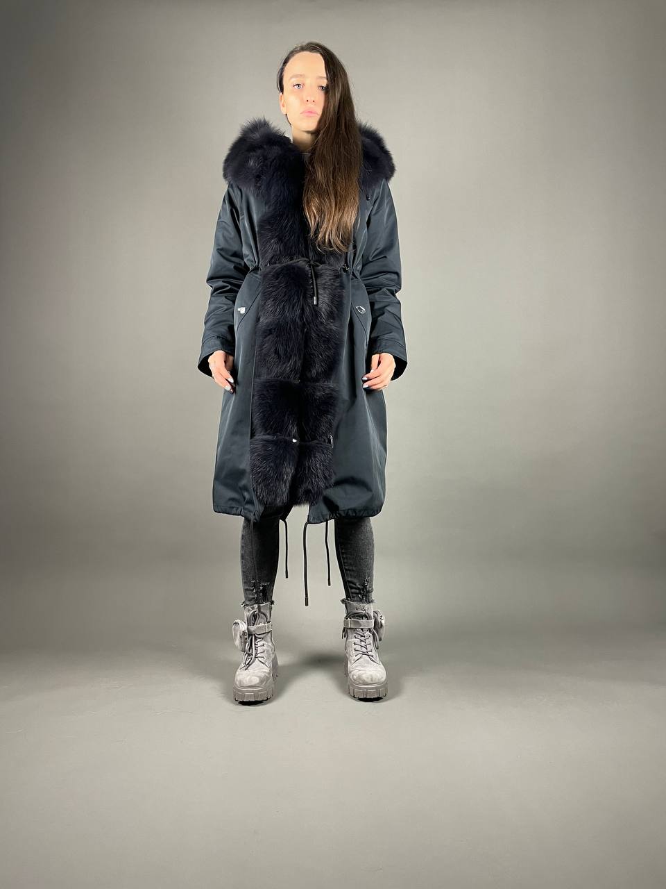 Parka Baltic Classic Tumši zila ar Tumši zilu Artic kažokādu Rex truša kažokāda sievietēm 110 cm