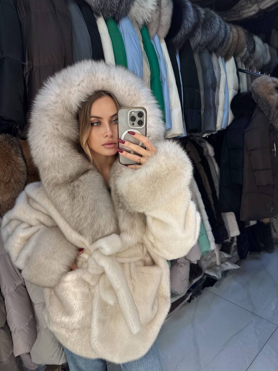 Eko kažokādas luksusa mēteļi ar dabīgu lapsas kažokādu