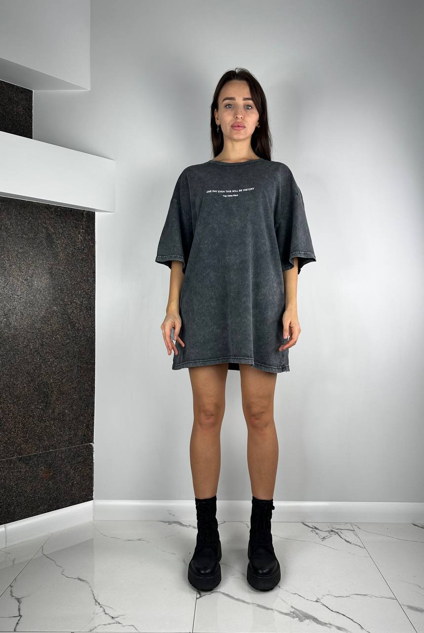 T-SHIRt Grey