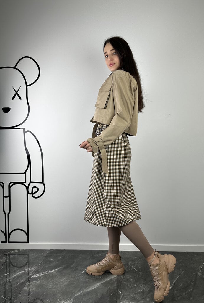 Beigie Trench coat with attaching sleeves